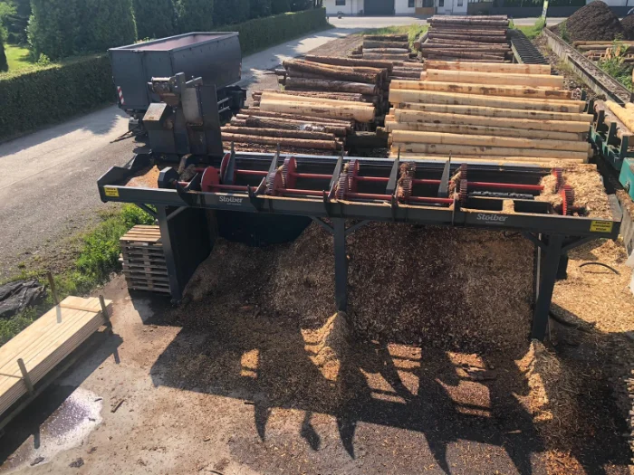 Entrindungsanlage Lerbinger Holz